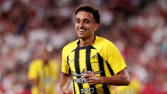 أحمد الغامدي من دراسة الطب بكندا إلى زميل بنزيما في الاتحاد