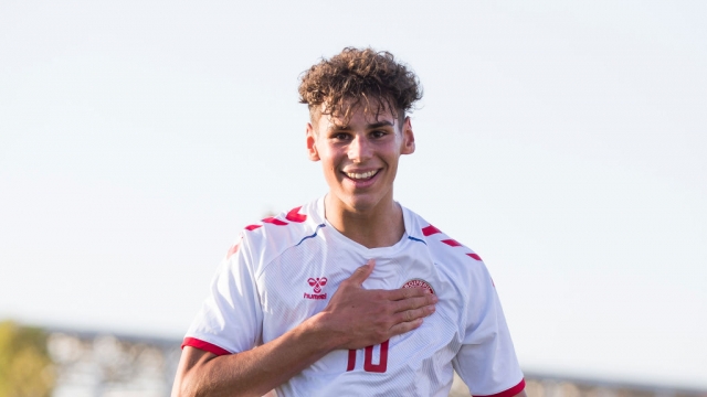 أمين شياخة يقترب من الخضر ويشعل حماس الجزائريين