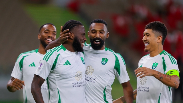 الأهلي السعودي يهزم برسبوليس ومحرز يهدر ركلة جزاء مجددًا