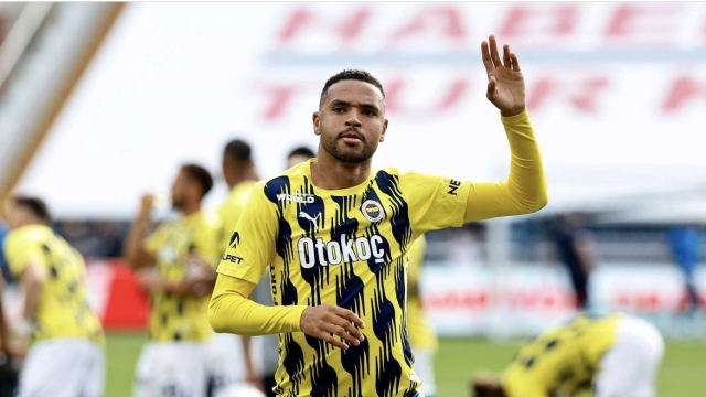 الانتقادات تلاحق النصيري ونجم مغربي ينتزع شعبيته في الأندلس