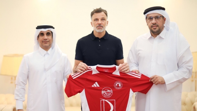 العربي القطري يتعاقد مع المدرب الإنجليزي أنتوني هدسون