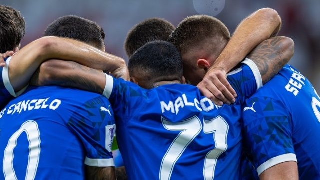 القنوات الناقلة لمباراة الهلال والاتحاد اليوم في الدوري السعودي 2024-25