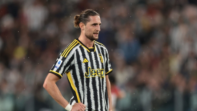 الكشف عن النادي الجديد للنجم الفرنسي أدريان رابيو