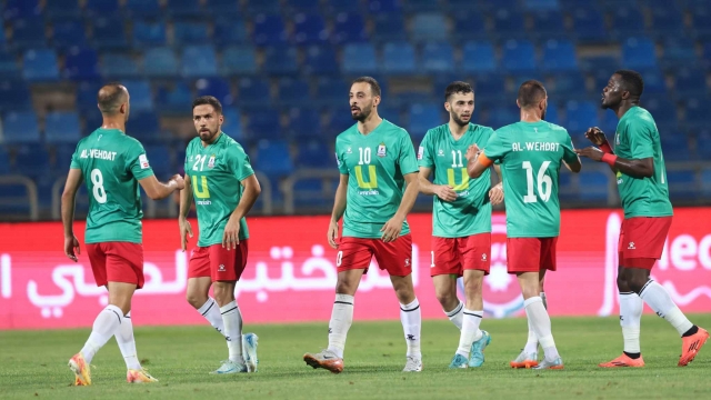 الوحدات الأردني يعلن قائمة لاعبيه لمواجهة الشارقة الإماراتي