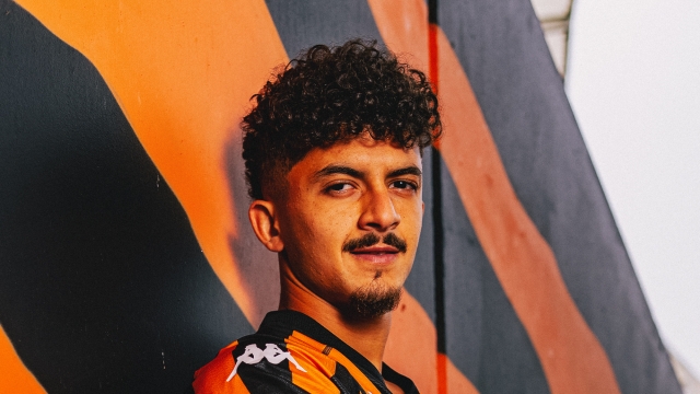 بشير بلومي يرتكب خطأ كارثيًا في أول مباراة مع هال سيتي