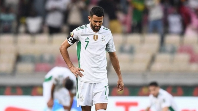 بين الدّكة والإصابة.. خليفة رياض محرز يعاني مع كبير هولندا