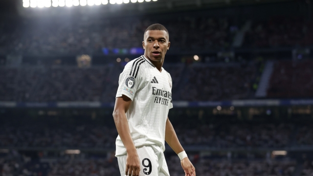 جوارب رونالدو ونبرة صوت مبابي