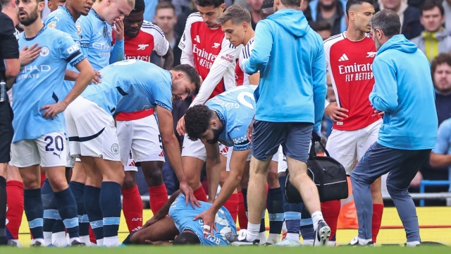 خبر سار لنجوم كرة القدم.. اختراع جديد لتفادي إصابات الركبة