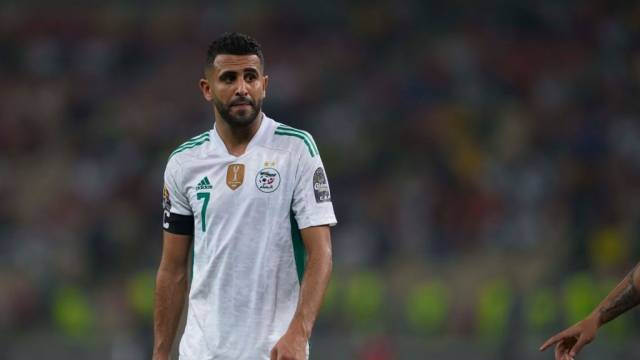رياض محرز مرشح للغياب مجددا عن منتخب الجزائر في مباراتي توغو