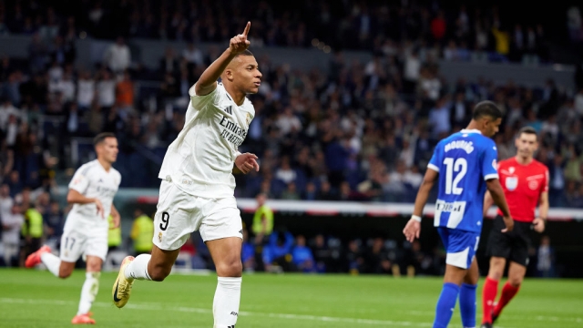 ريال مدريد ينجو من فخ ألافيس ويضيّق الخناق على برشلونة