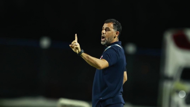 عماد محمد يتخذ قرارًا بعد التأهل لكأس آسيا للشباب