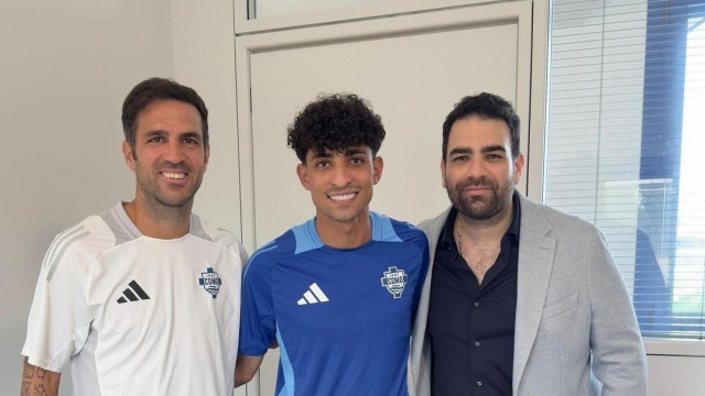 فابريغاس يحدد أسباب عدم منح الثقة للاعبه العراقي علي جاسم