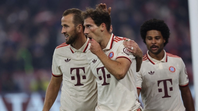 فوق القمة.. كيف تفاعلت صحف العالم مع فوز بايرن ميونخ المدوي؟