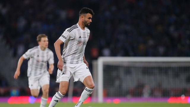 في الرمق الأخير.. ناد تركي ينقذ الجزائري غزال من البطالة