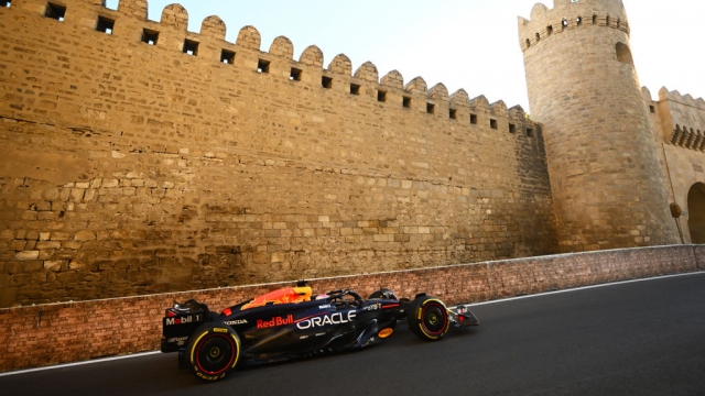 فيرستابن ولوكلير الأسرع في التجارب الحرة لجائزة أذربيجان