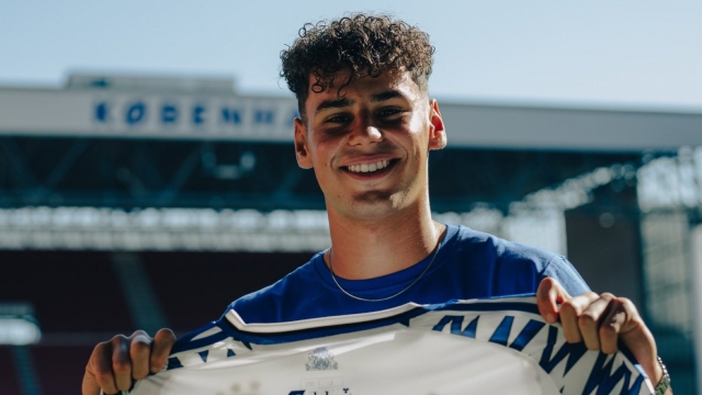 قبل انضمامه للجزائر.. كوبنهاغن يحصّن أمين شياخة بعقد طويل