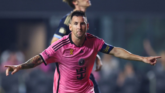 ليونيل ميسي ينفجر بليلة عودته ويحبس أنفاس جماهير إنتر ميامي