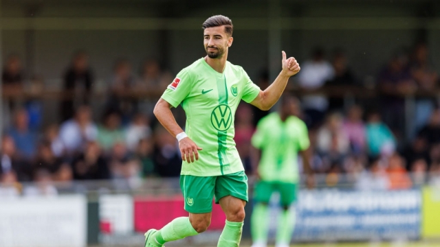 مدرب فولفسبورغ يؤكد جاهزية عمورة لأول اختبار في البوندسليغا