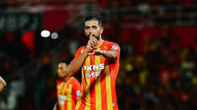 مهاجم منتخب النشامى علي علوان يفك النحس في ماليزيا