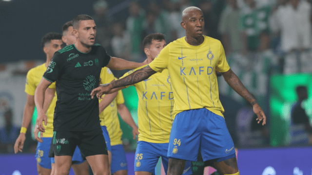 نجم النصر السابق يتهم "جيشًا خفيًا" بالتآمر على النادي