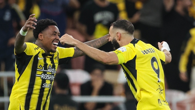 هاتريك بنزيما يقود الاتحاد لسحق الوحدة وتصدر الدوري السعودي