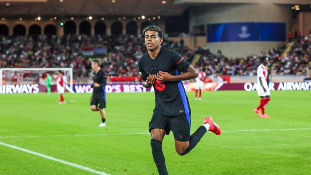 يامال النقطة المضيئة في ليلة سقوط تير شتيغن وطرد غارسيا