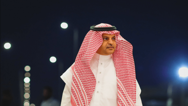 آل معمر يُفجر مفاجأة بخصوص حجم ديون النصر السعودي في عهده