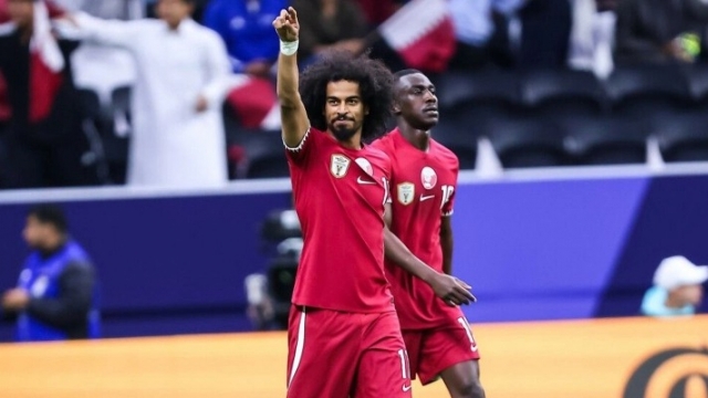 أكرم عفيف وثنائي الأردن يدخلون قوائم جوائز الأفضل في آسيا