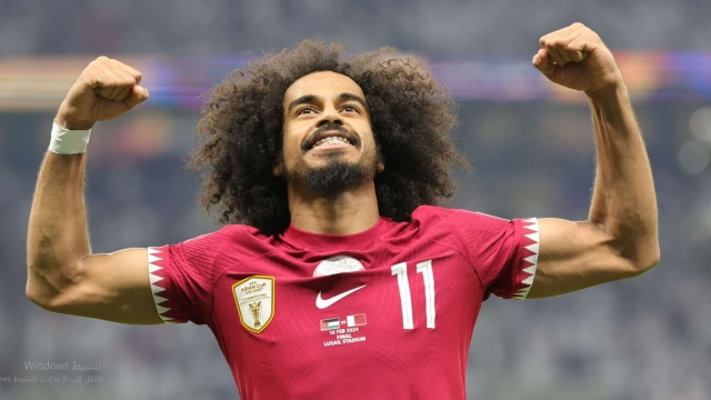 أكرم عفيف يحصد جائزة الأفضل في آسيا وينجو من فخ فينيسيوس