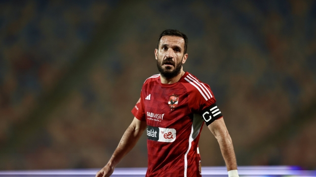 الأهلي المصري يحسم مستقبل معلول ويحدد مصير قندوسي