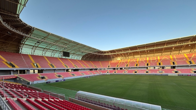 الإعلانات تهدد إقامة مباراة الشرطة وباختاكور في كربلاء