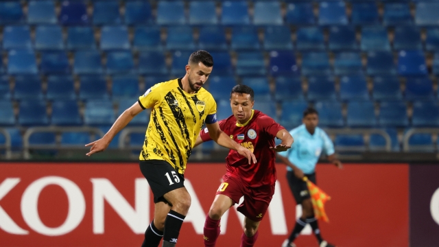 الحسين إربد يهزم ناساف وشباب الأهلي يكتسح الكويت الكويتي