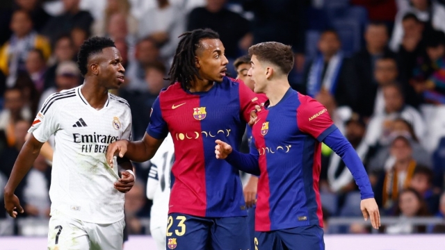 العنصرية توحّد علاقة فينيسيوس جونيور مع نجوم برشلونة