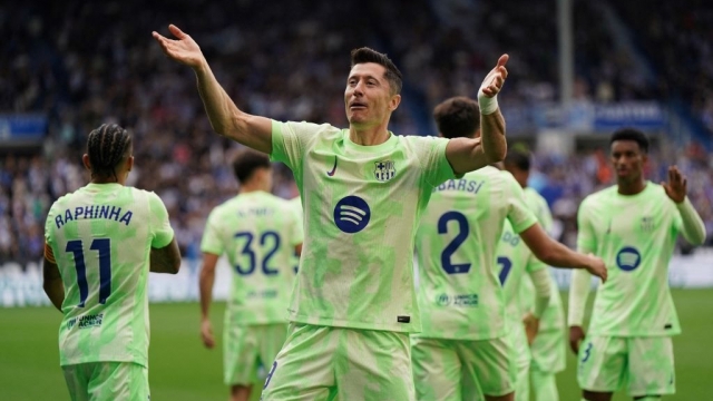 القنوات الناقلة لمباراة برشلونة وإشبيلية اليوم في الدوري الإسباني 2024-25