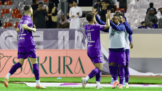 الهلال السعودي يكتب التاريخ.. أرقام هامة من الفوز على الطائي