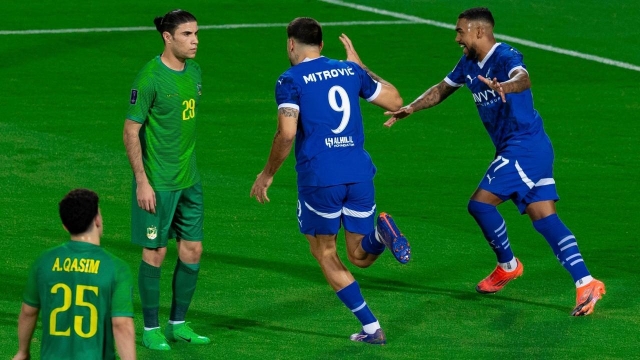 الهلال يقسو على الشرطة والغرافة يصدم البطل في دوري النخبة