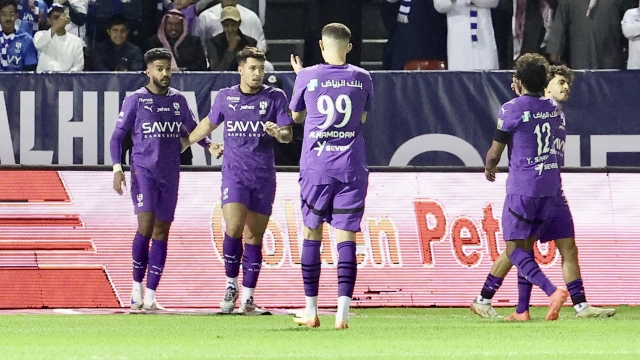 الهلال يكتسح الطائي برباعية ويبلغ ربع نهائي كأس ملك السعودية