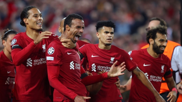 بعد 4 أشهر من رحيله.. نجم ليفربول السابق يعلن الاعتزال