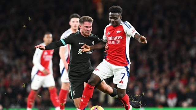 بمساهمة صلاح.. قمة أرسنال وليفربول تنتهي على وقع التعادل