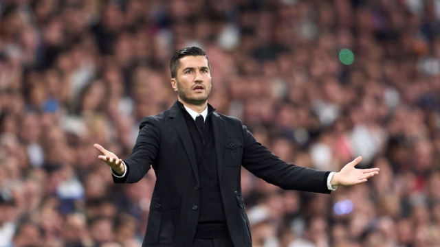 بوروسيا دورتموند يحسم موقفه من إقالة نوري شاهين