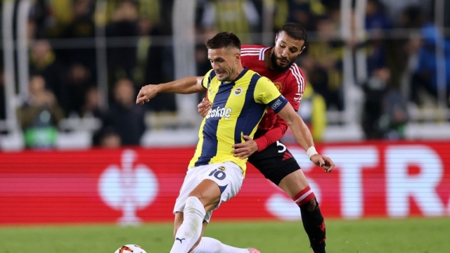 تين هاغ يفسر سبب إشراكه مزراوي بمركز "صانع ألعاب" ضد فنربخشة