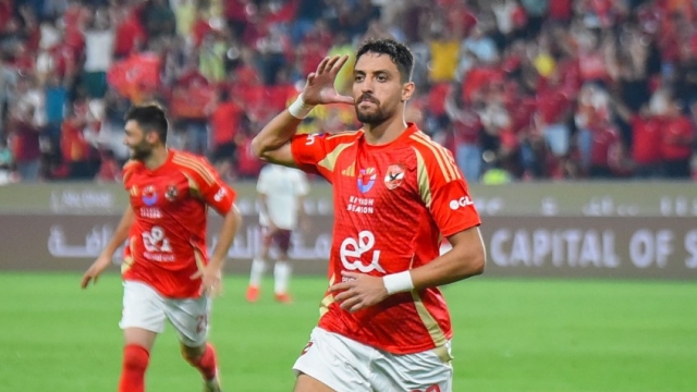 ثنائية طاهر محمد تقود الأهلي إلى نهائي كأس السوبر المصري