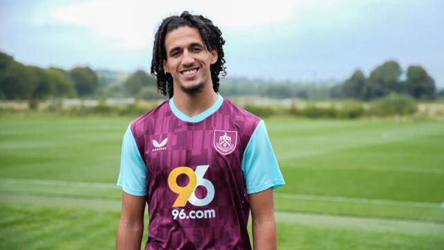 حنبعل "الخيري" يحظى بتكريم من مدرسة تونسية!