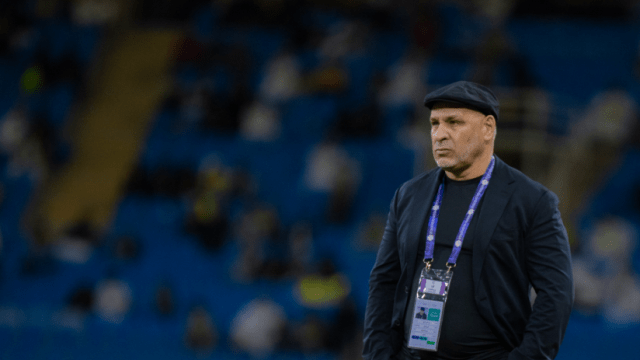 "رفض مصافحة بيولي".. التعادل مع النصر يُشعل غضب بن زكري