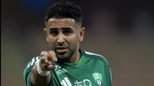 رياض محرز ينافس كانتي على جائزة جديدة في الدوري السعودي