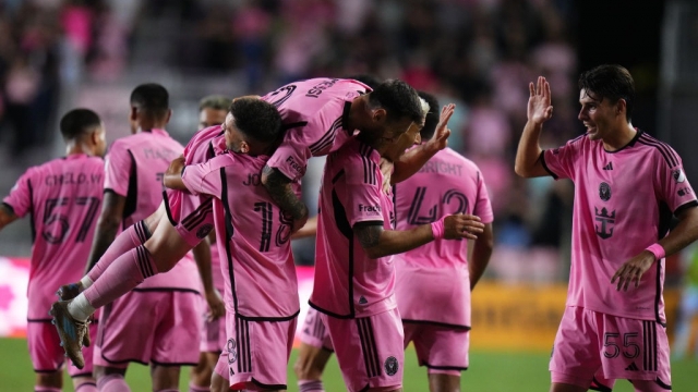 صاروخية ألبا تقود إنتر ميامي للفوز في الأدوار الاقصائية