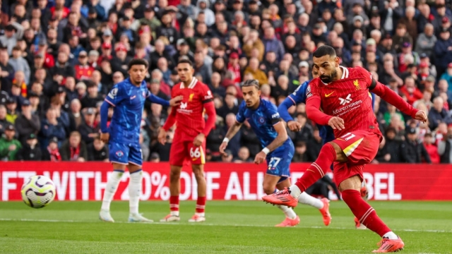 صلاح يقود ليفربول للفوز ضد تشيلسي ويكتب التاريخ برقم جديد
