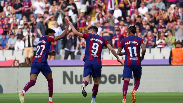 عملاق أوروبي يستعد لخطف جوهرة برشلونة هذا الموسم