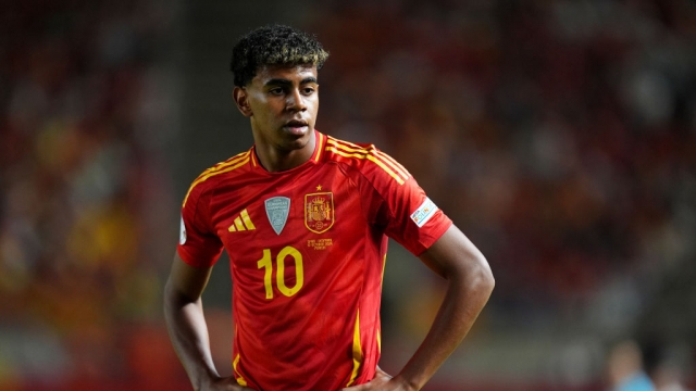 قبل الكلاسيكو.. رعب في برشلونة بسبب لامين يامال