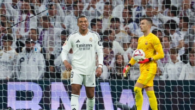 لماذا وقع كيليان مبابي في هذا الكم من حالات التسلل؟